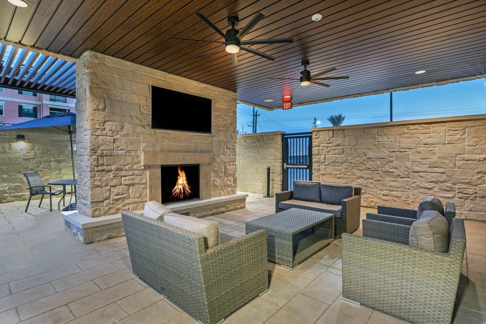 Fairfield Inn & Suites Houston Memorial City Area Extérieur photo